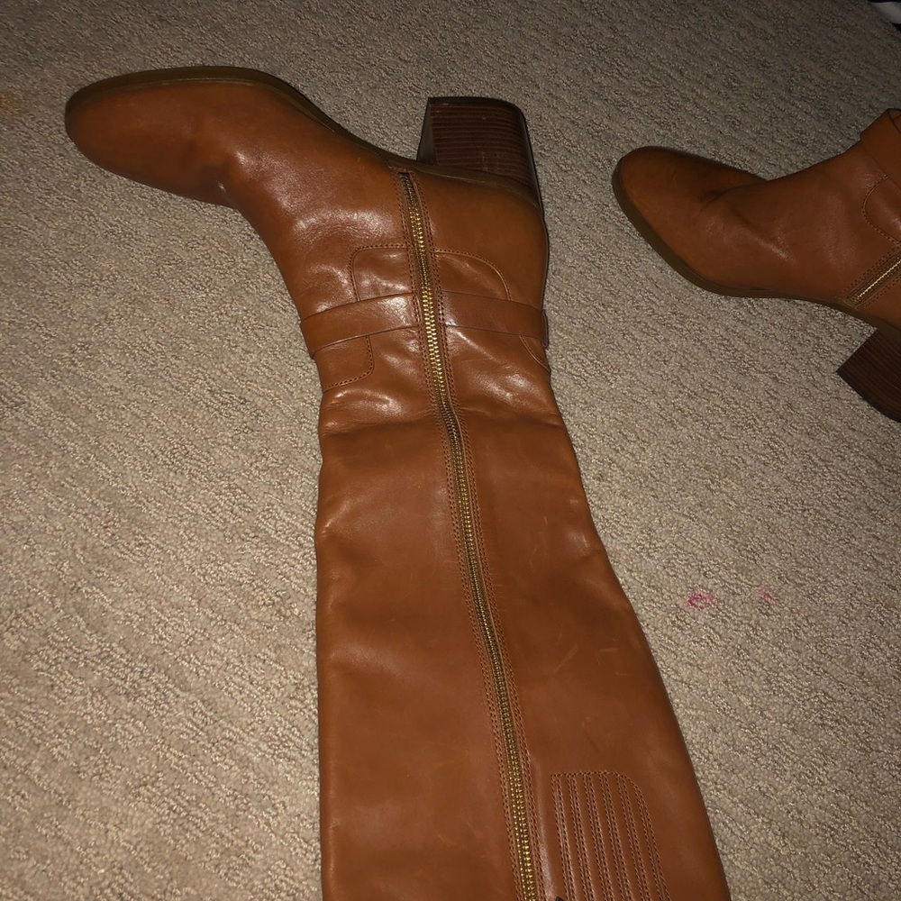 Boots - Picture 2 of 4
